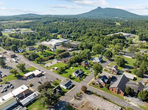 110 S Stephens St, Pilot Mountain, NC 27041 photo 25
