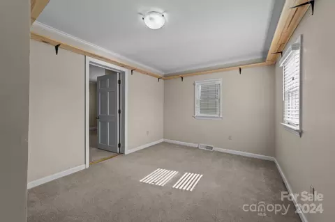 110 S Stephens St, Pilot Mountain, NC 27041 photo 17