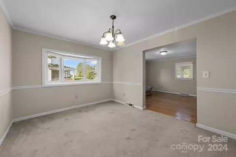 110 S Stephens St, Pilot Mountain, NC 27041 photo 14