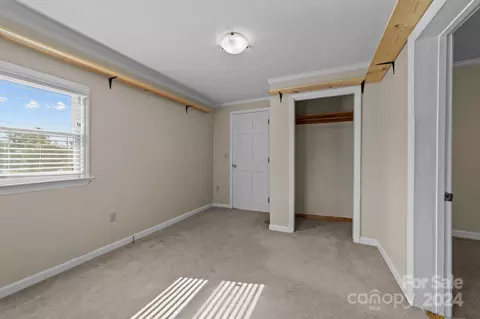 110 S Stephens St, Pilot Mountain, NC 27041 photo 18