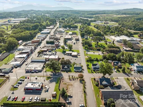 110 S Stephens St, Pilot Mountain, NC 27041 photo 24