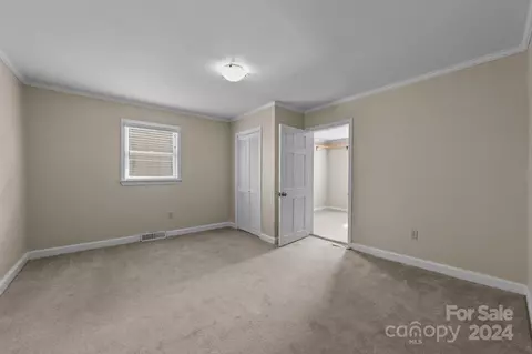 110 S Stephens St, Pilot Mountain, NC 27041 photo 19
