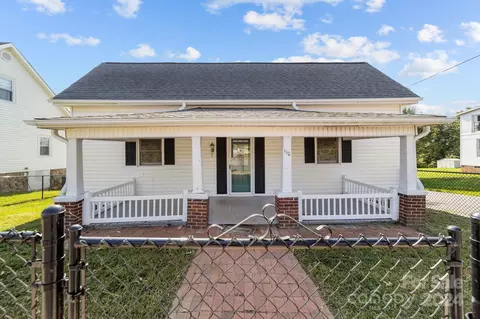 110 S Stephens St, Pilot Mountain, NC 27041 photo 2
