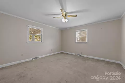 110 S Stephens St, Pilot Mountain, NC 27041 photo 11