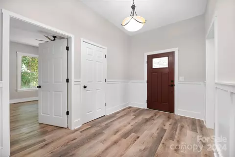 321 E Jennings St, Lincolnton, NC 28092