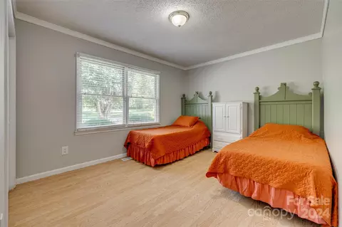 130 3rd Nw Ave NW, Conover, NC 28613 photo 4