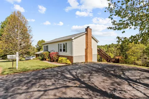 157 Kennedy Rd, Weaverville, NC 28787