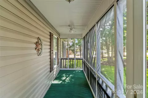 Exterior - 1876 Summerfield Cir, Conover, NC 28613 photo 5 of 7