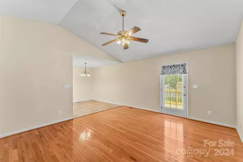 Living - 1876 Summerfield Cir, Conover, NC 28613 photo 2 of 4