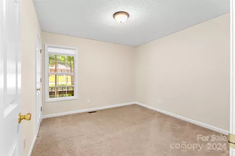 Bedroom - 1876 Summerfield Cir, Conover, NC 28613 photo 1 of 4