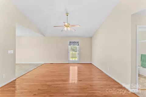 Living - 1876 Summerfield Cir, Conover, NC 28613 photo 1 of 4