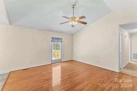 Living - 1876 Summerfield Cir, Conover, NC 28613 photo 3 of 4