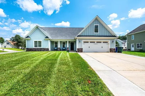 1704 Pipers Ridge Nw Cir NW, Conover, NC 28613