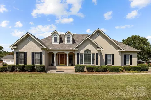 113 Hancock Xing, Clover, SC 29710