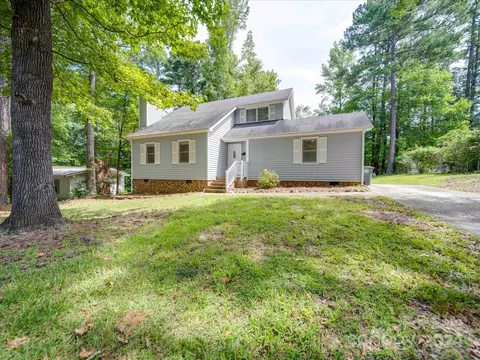 1305 Shannon Dr, Wadesboro, NC 28170