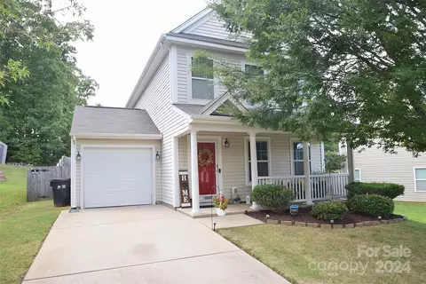 412 Goshawk Ln, Charlotte, NC 28216