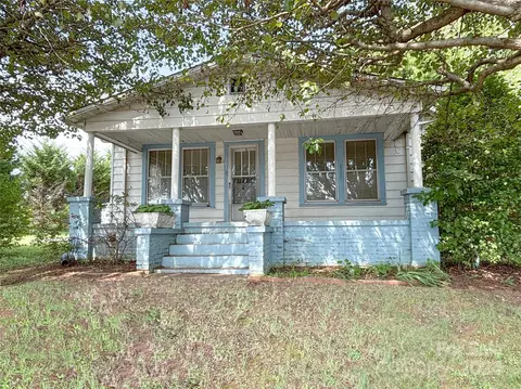 103 Section House Rd, Hickory, NC 28601