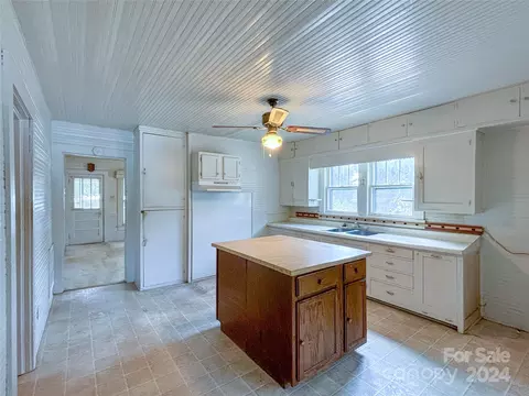 Kitchen - 103 Section House Rd, Hickory, NC 28601 photo 1 of 2