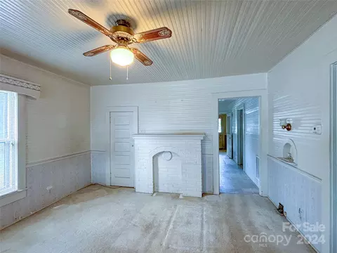 Living - 103 Section House Rd, Hickory, NC 28601 photo 2 of 3