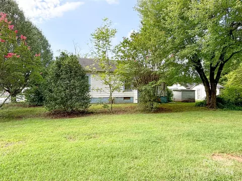 Exterior - 103 Section House Rd, Hickory, NC 28601 photo 4 of 5