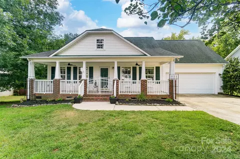 1551 Meadow Glen Ln, Rock Hill, SC 29730