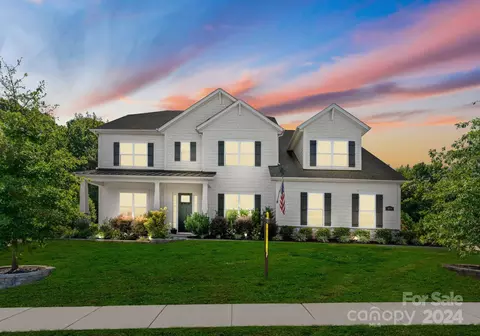 911 Harlows Crossing Dr, Weddington, NC 28104