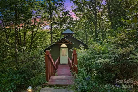 110 Watch Knob Ln, Swannanoa, NC 28778