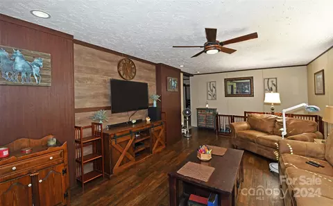 172 Gods Farm Dr, Statesville, NC 28625