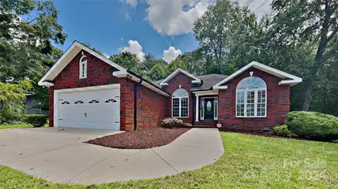 714 Ferndale Dr, Statesville, NC 28677