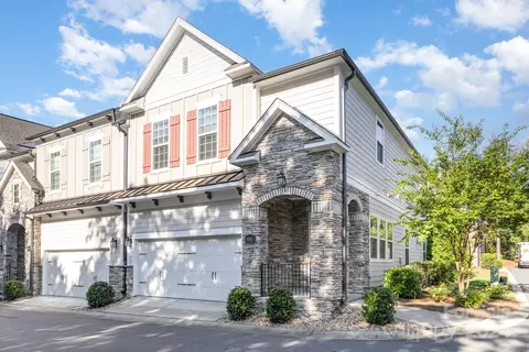 9002 Boling Green Dr, Charlotte, NC 28277