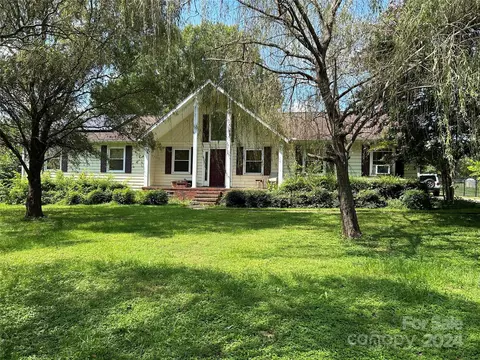 1068 Perth Rd, Troutman, NC 28166