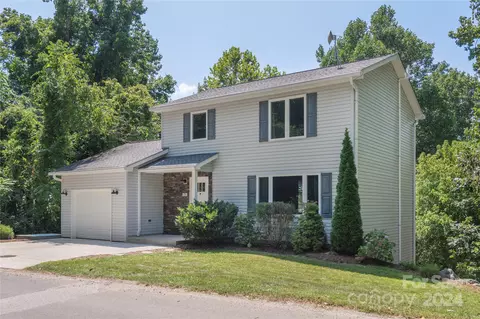 125 Park Ridge Ave, Swannanoa, NC 28778