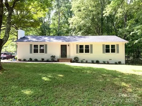 100 Hollice Pl, Matthews, NC 28104