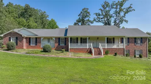 822 Monroe Ave, Asheboro, NC 27205