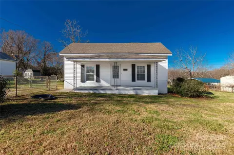 705 Old North Main St, Clover, SC 29710