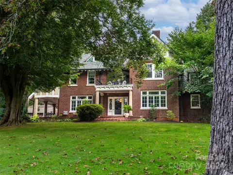 85 Saint Dunstans Rd, Asheville, NC 28803
