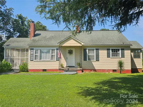 1492 Lynwood Dr, Lancaster, SC 29720