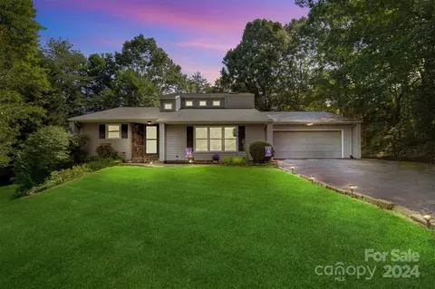 3273 Montanya View Cir, Valdese, NC 28690