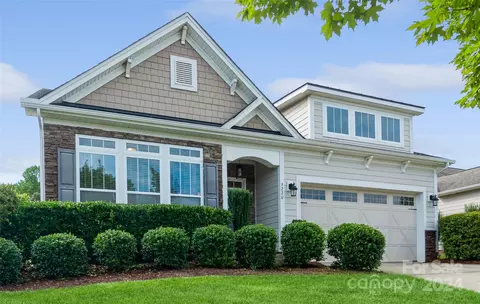 9220 Carneros Creek Rd, Charlotte, NC 28214