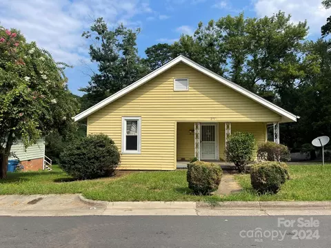 271 10th Se Ave SE, Hickory, NC 28602