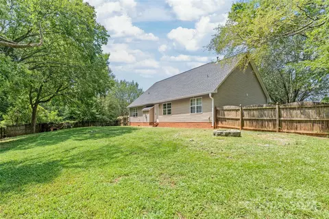 Exterior - 2804 Arrowhead Ct, Monroe, NC 28110 photo 3 of 3