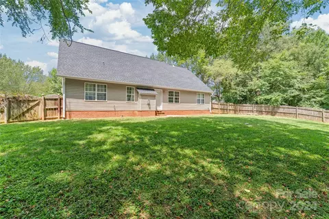 Exterior - 2804 Arrowhead Ct, Monroe, NC 28110 photo 2 of 3