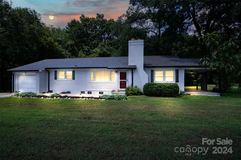 1525 N Mountain St, Blacksburg, SC 29702