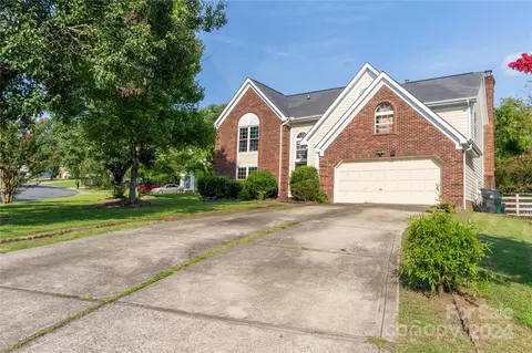 10600 Appleberry Ln, Charlotte, NC 28214