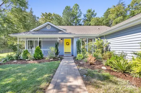 6815 Barrette Pl, Charlotte, NC 28277