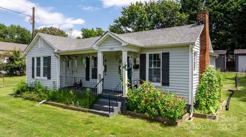 1300 14th Street Ne Dr NE, Hickory, NC 28601