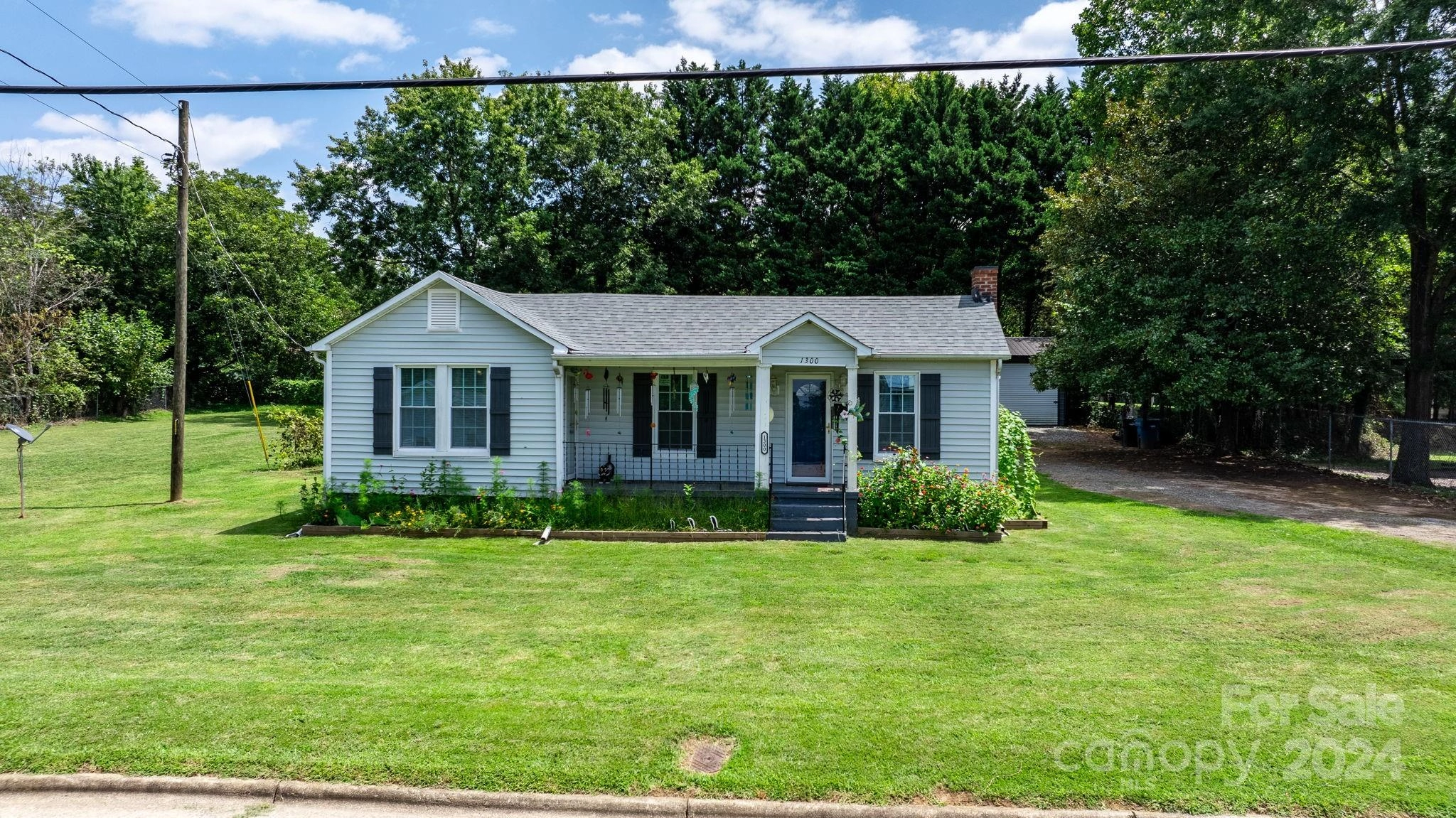 1300 14th St Ne Dr NE  