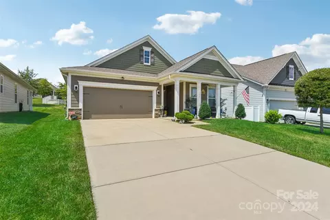 757 Altamonte Dr, Lake Wylie, SC 29710
