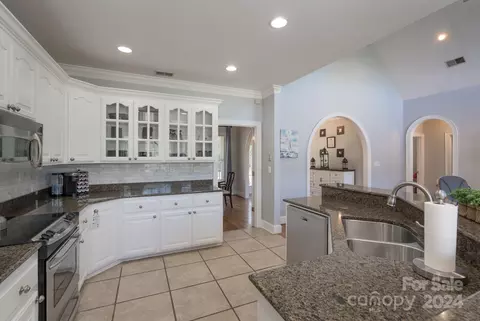 2388 Lake Rd, Ridgeway, SC 29130 photo 10