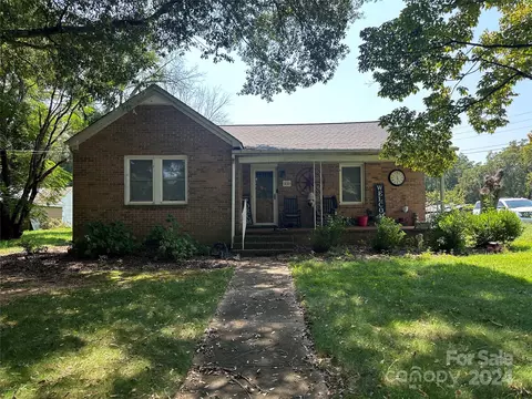 3133 Catawba St, Claremont, NC 28610